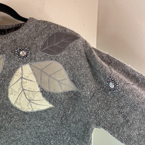 Vintage DeadStock UNO& UNA Silk Angora Rabbit Blend Beaded Leaf Accent Sweater - Picture 2 of 10